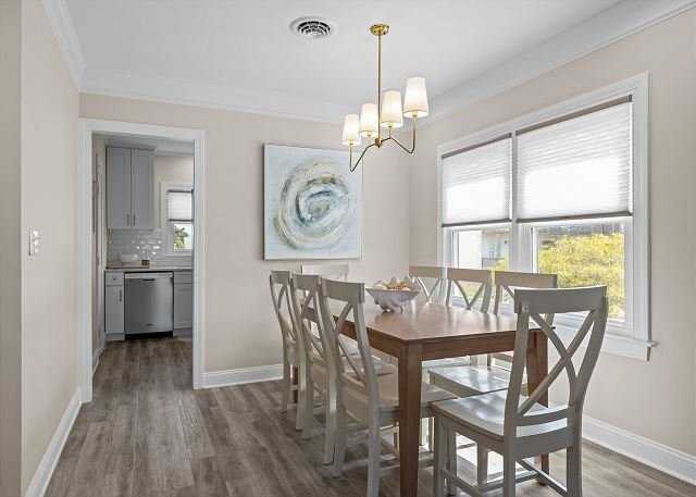 111 W Caswell St - Photo 3 of 17