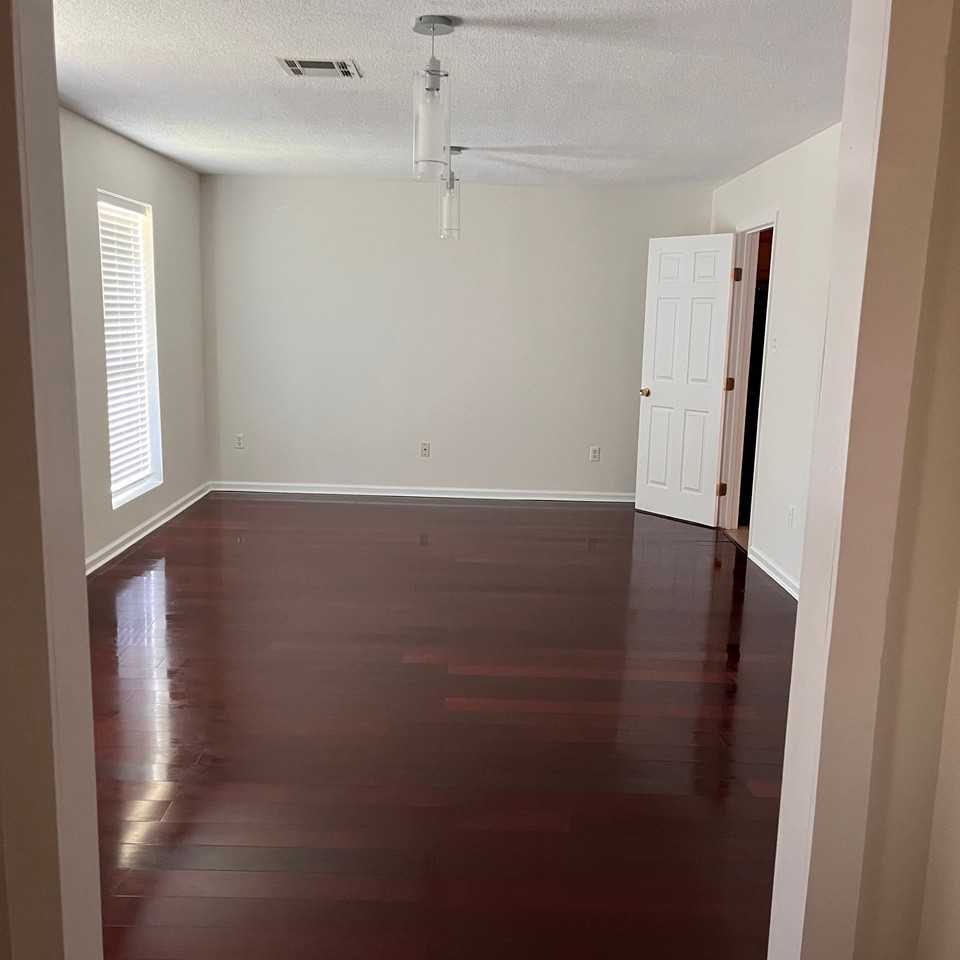 7170 Wayside Dr - Photo 3 of 12