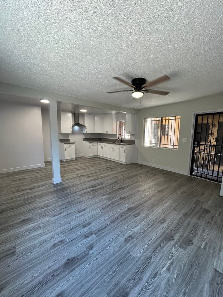 5872 S Figueroa St #1 - Photo 3 of 10