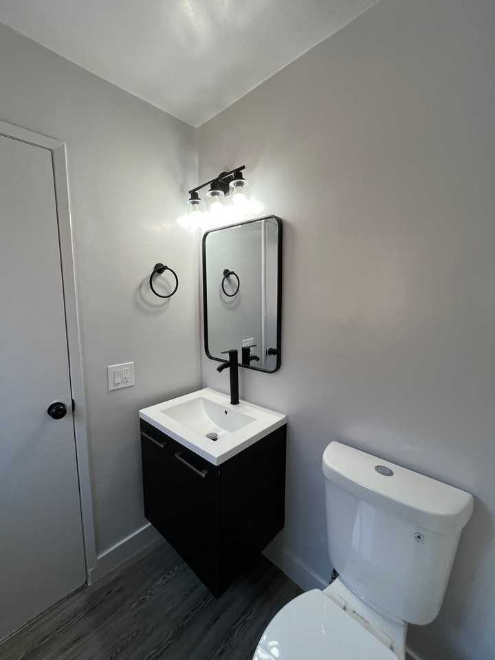 5872 S Figueroa St #1 - Photo 4 of 10