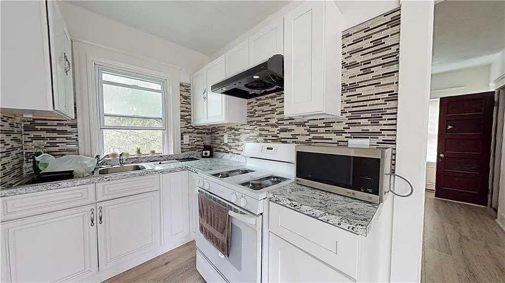 163 Sabin St #3 - Photo 5 of 9