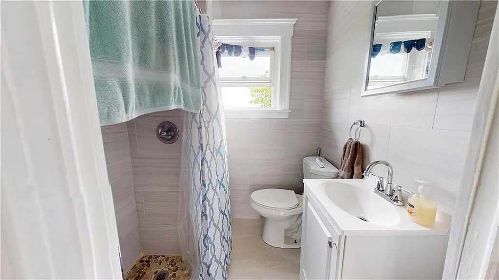 163 Sabin St #3 - Photo 6 of 9