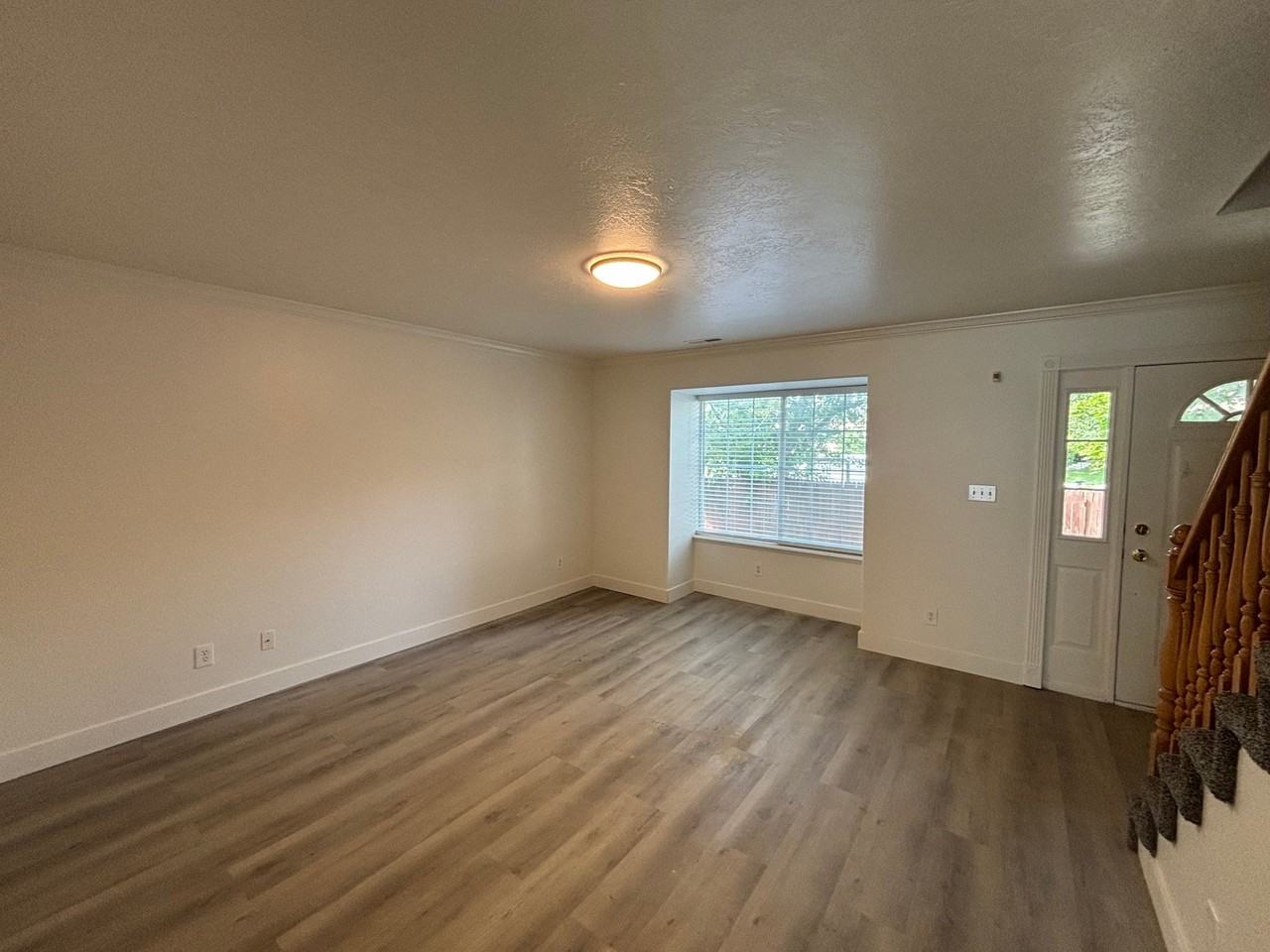 914 N Main St - Photo 2 of 33