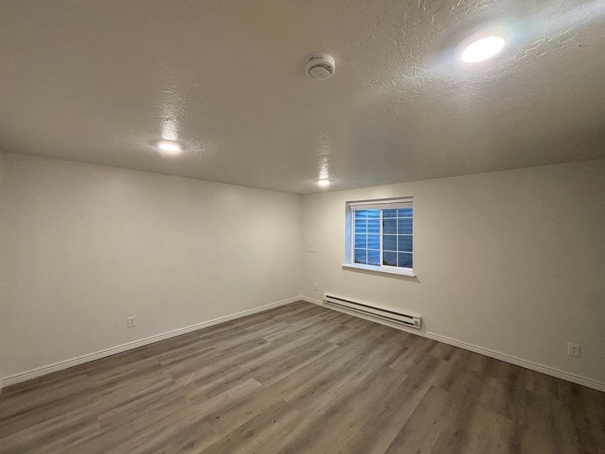 914 N Main St - Photo 7 of 33