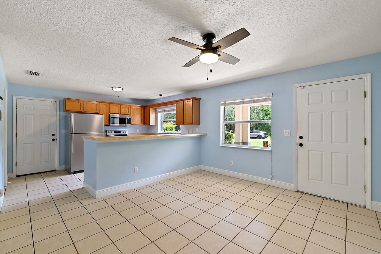 2505 Myer Ave #2509 - Photo 6 of 27