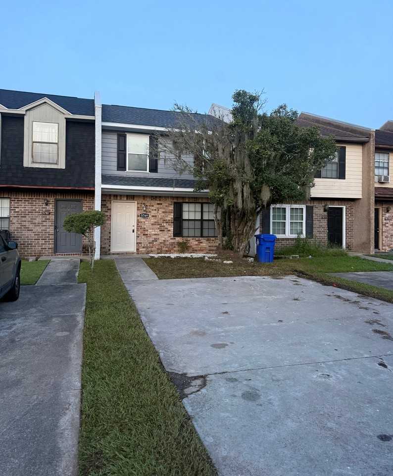 5769 Dewsbury Ln - Photo 3 of 20