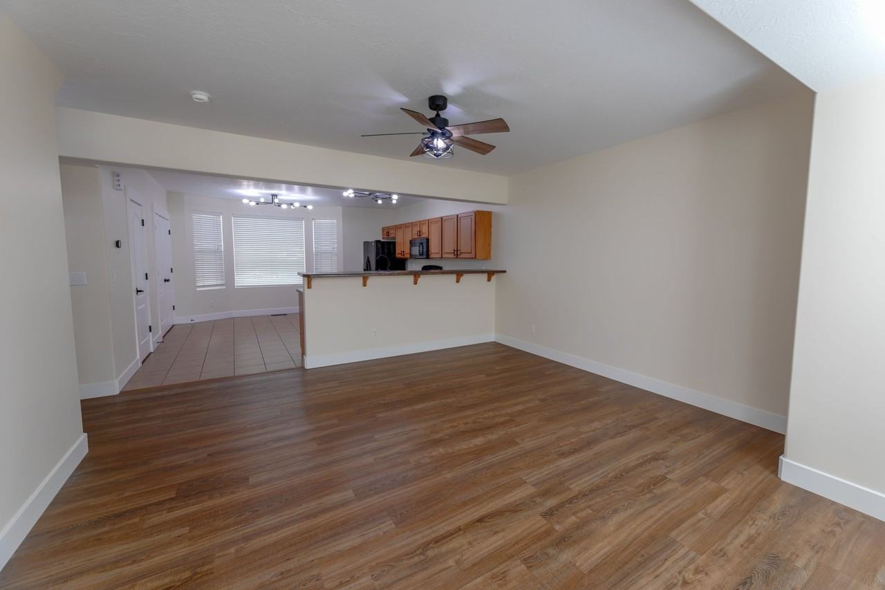 165 W Lady Bank Way - Photo 3 of 20