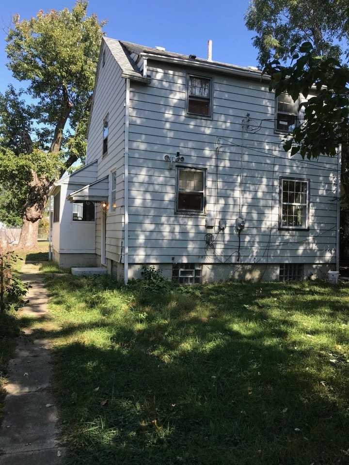 1255 Genessee Ave - Photo 2 of 16