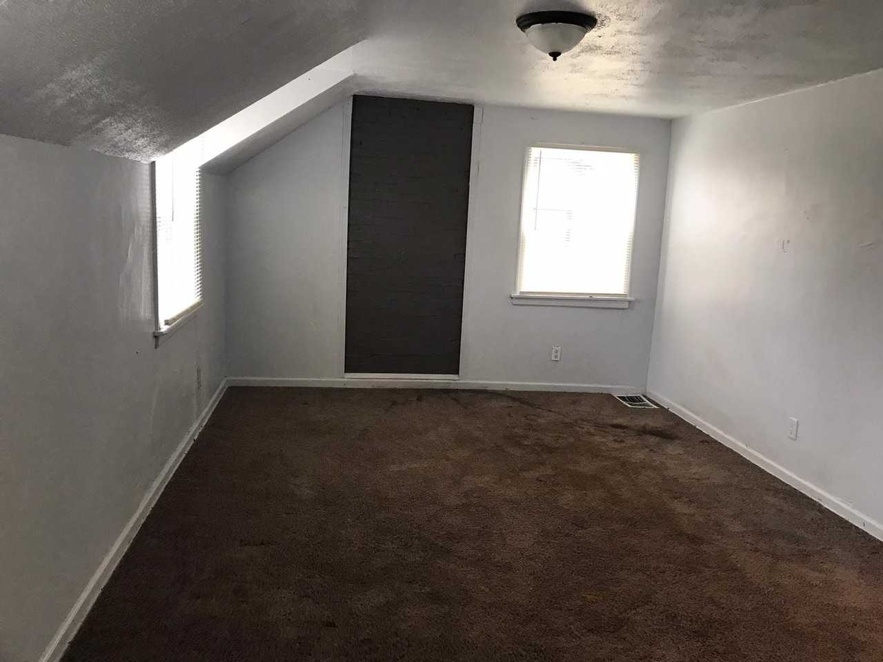 1255 Genessee Ave - Photo 4 of 16