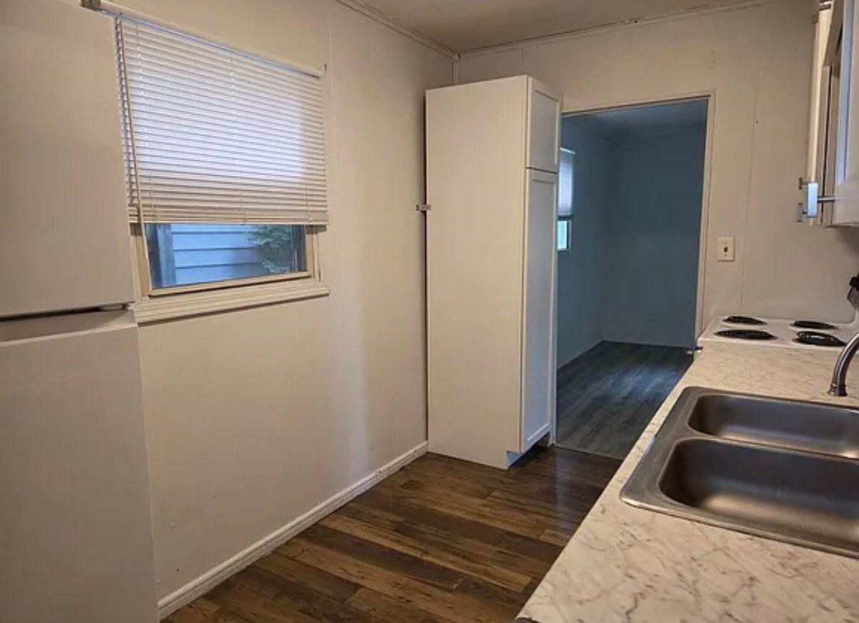 946 S Hampton Rd - Photo 6 of 11