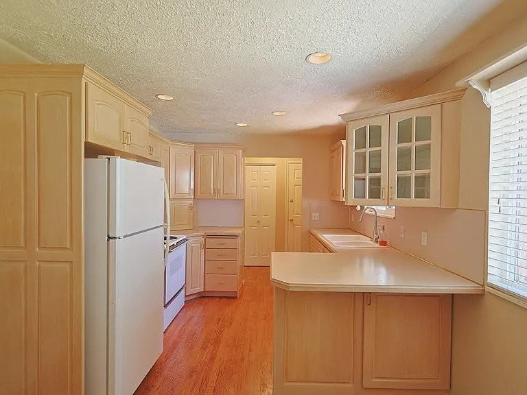132 Larkin Ln - Photo 7 of 20