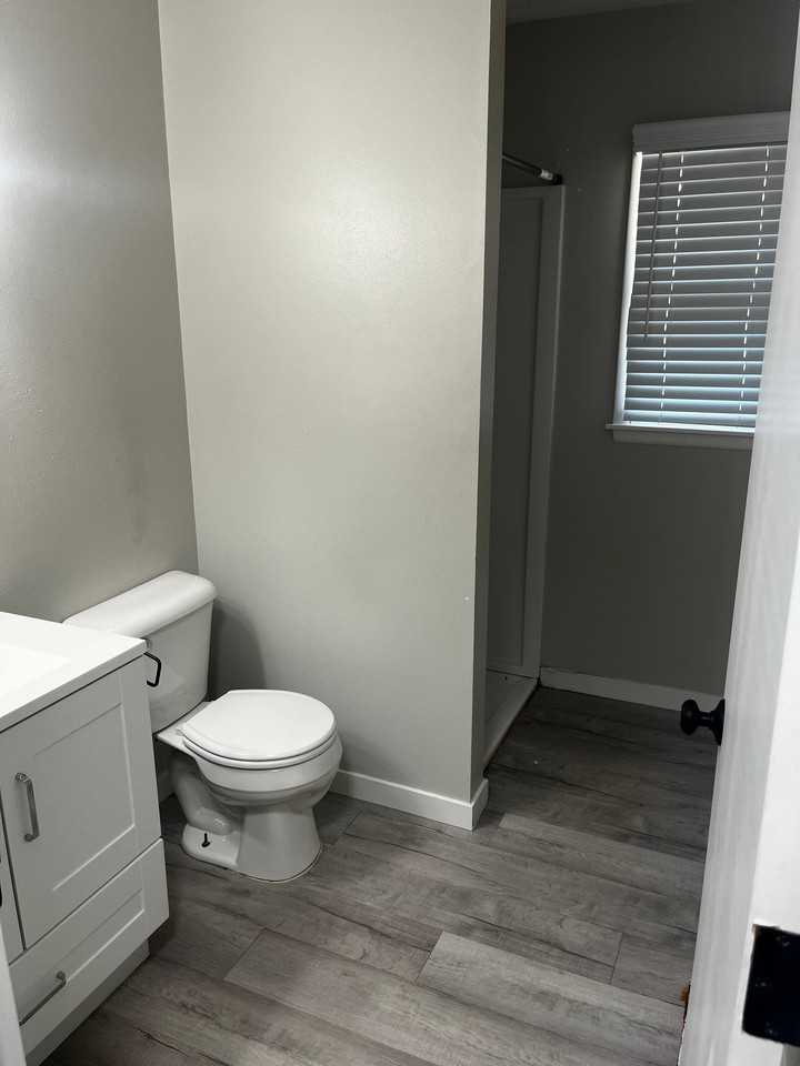 312 N 6th St - Photo 4 of 7
