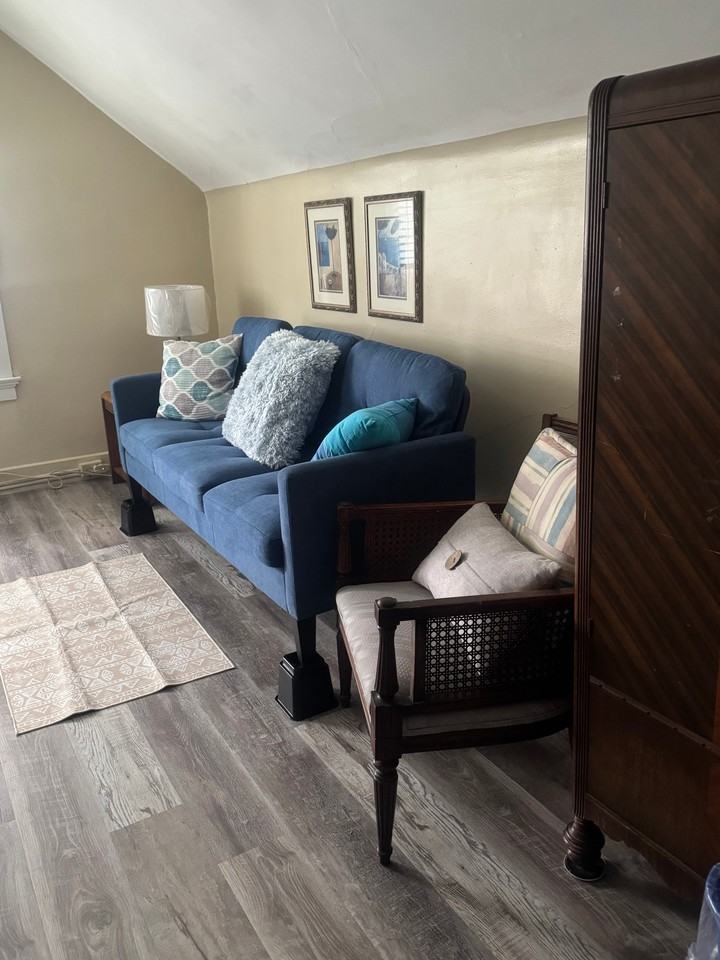 903 Lexington Ave - Photo 7 of 19