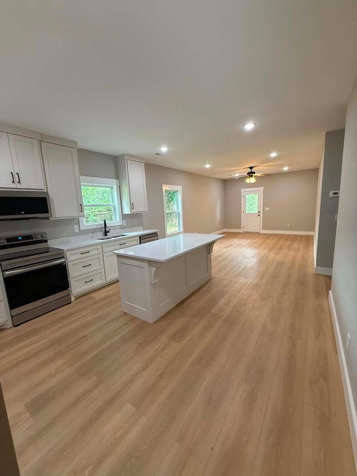 318 1st Ave - Photo 3 of 14