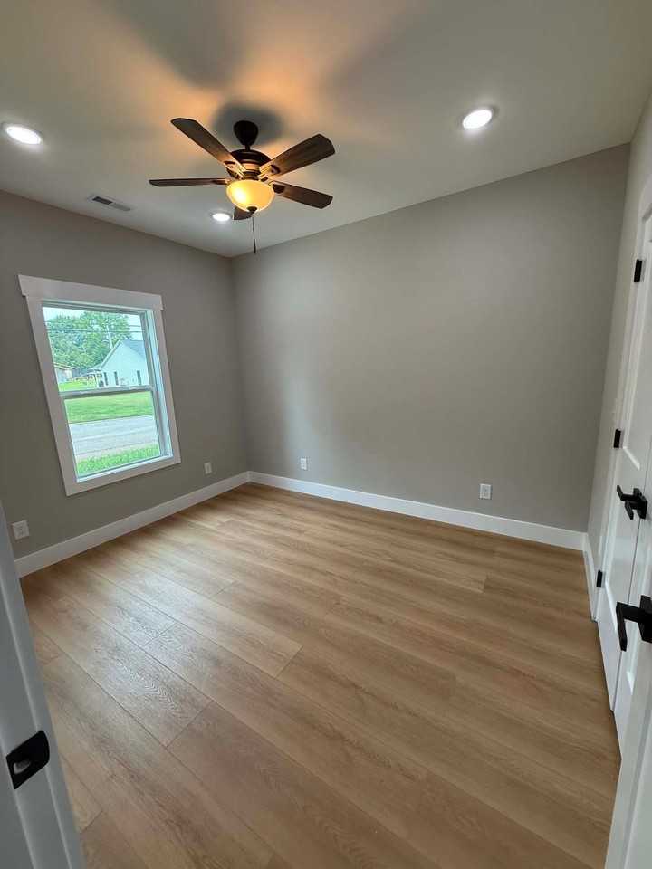 318 1st Ave - Photo 7 of 14