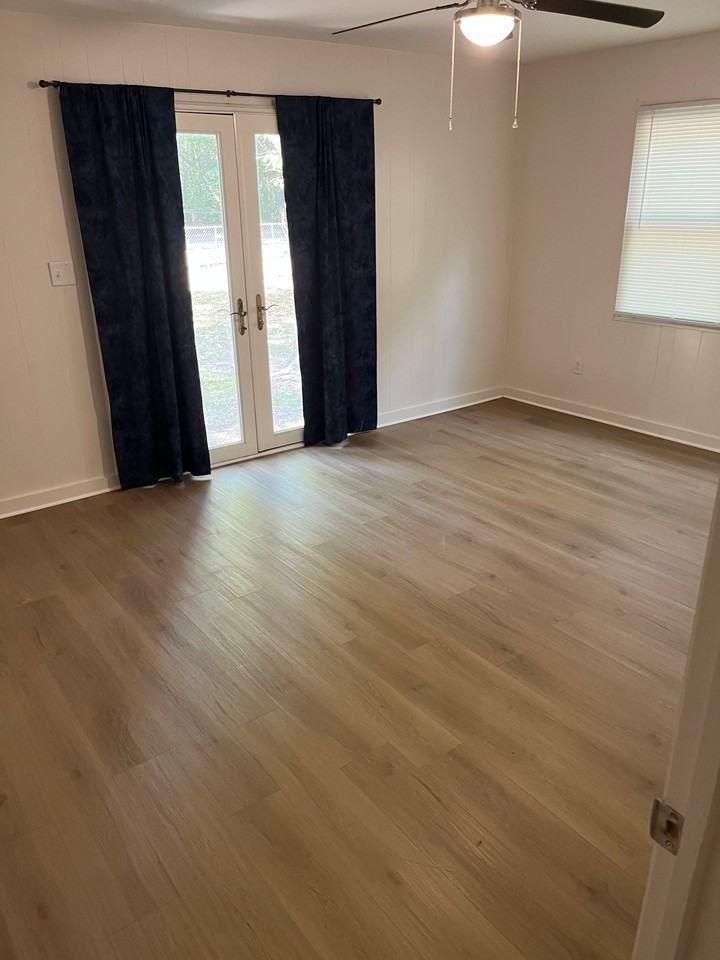 404 Capital St - Photo 5 of 12