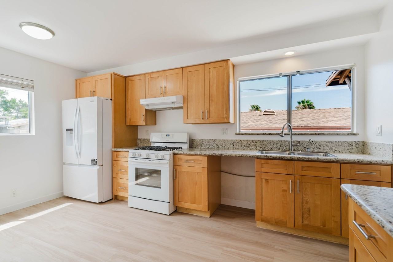 10539 Samoa Ave - Photo 6 of 20