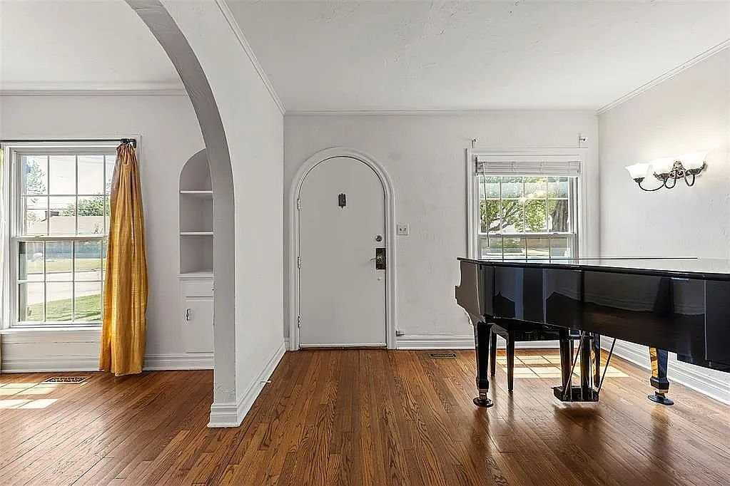 3601 Nw 24th St - Photo 2 of 20