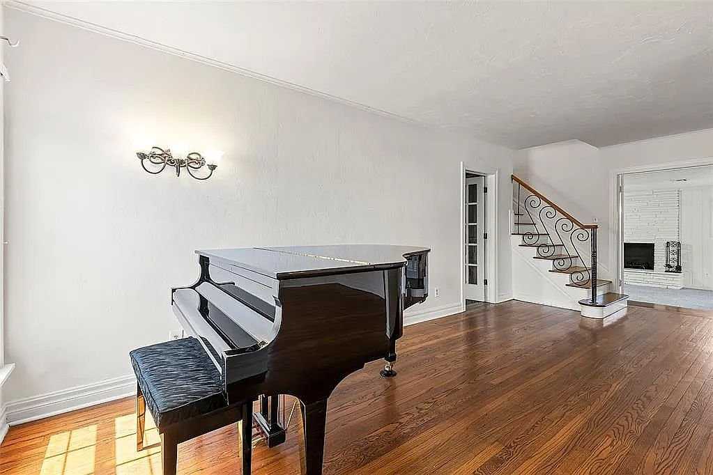 3601 Nw 24th St - Photo 3 of 20