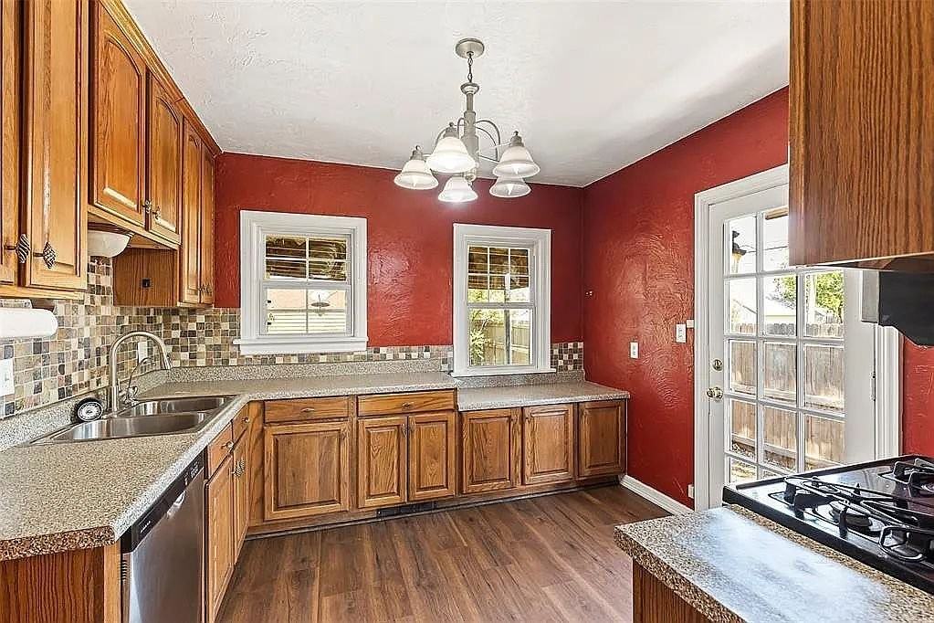 3601 Nw 24th St - Photo 6 of 20