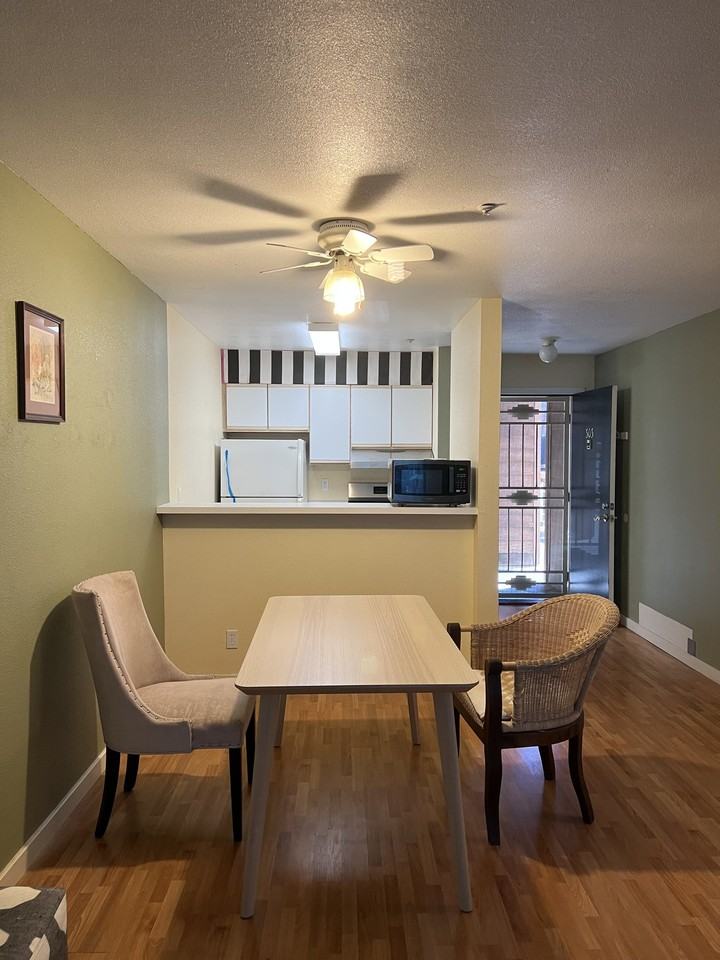 2901 Macarthur Blvd #303 - Photo 5 of 11