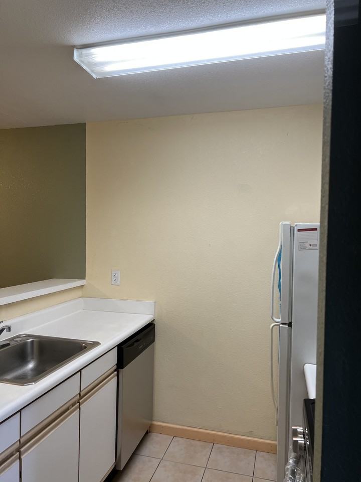 2901 Macarthur Blvd #303 - Photo 6 of 11