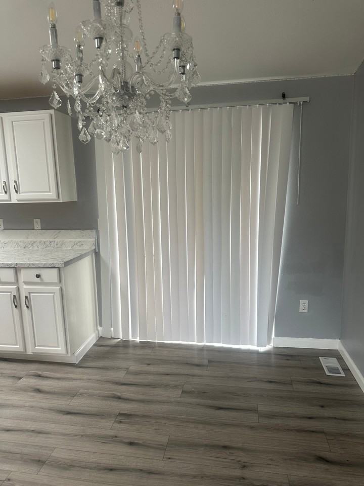 1410 E 60th St - Photo 5 of 20