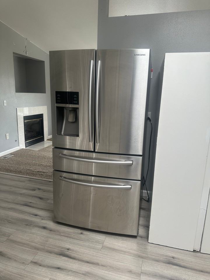 1410 E 60th St - Photo 6 of 20