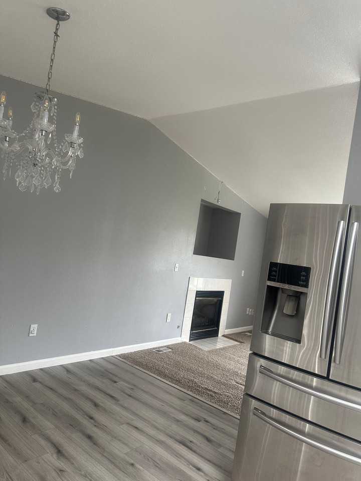 1410 E 60th St - Photo 7 of 20
