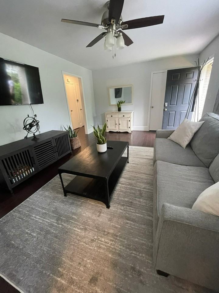 1825 Windham Pl - Photo 2 of 20
