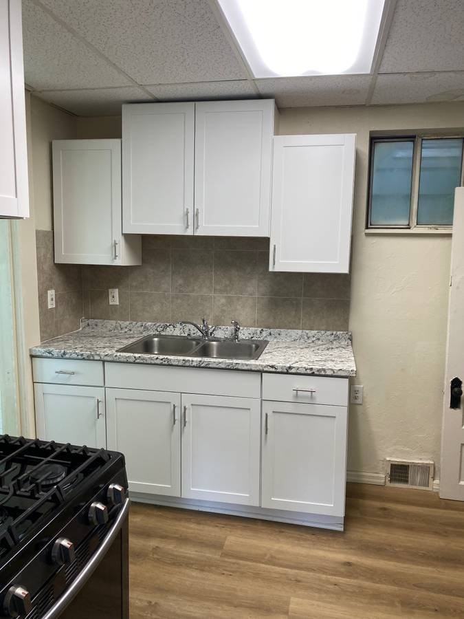501 Mercer St - Photo 2 of 3