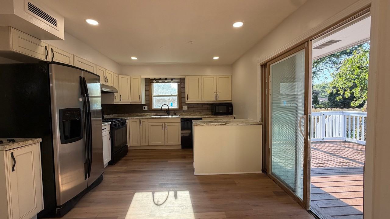 6356 Prophet Ave - Photo 5 of 15