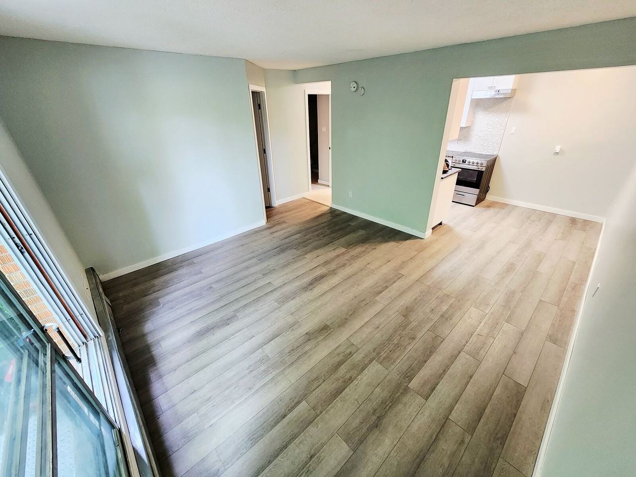 4328 4 St Nw - Photo 5 of 10