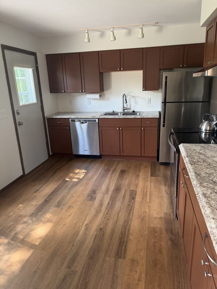 21645 Sierra Dr #1 - Photo 7 of 9