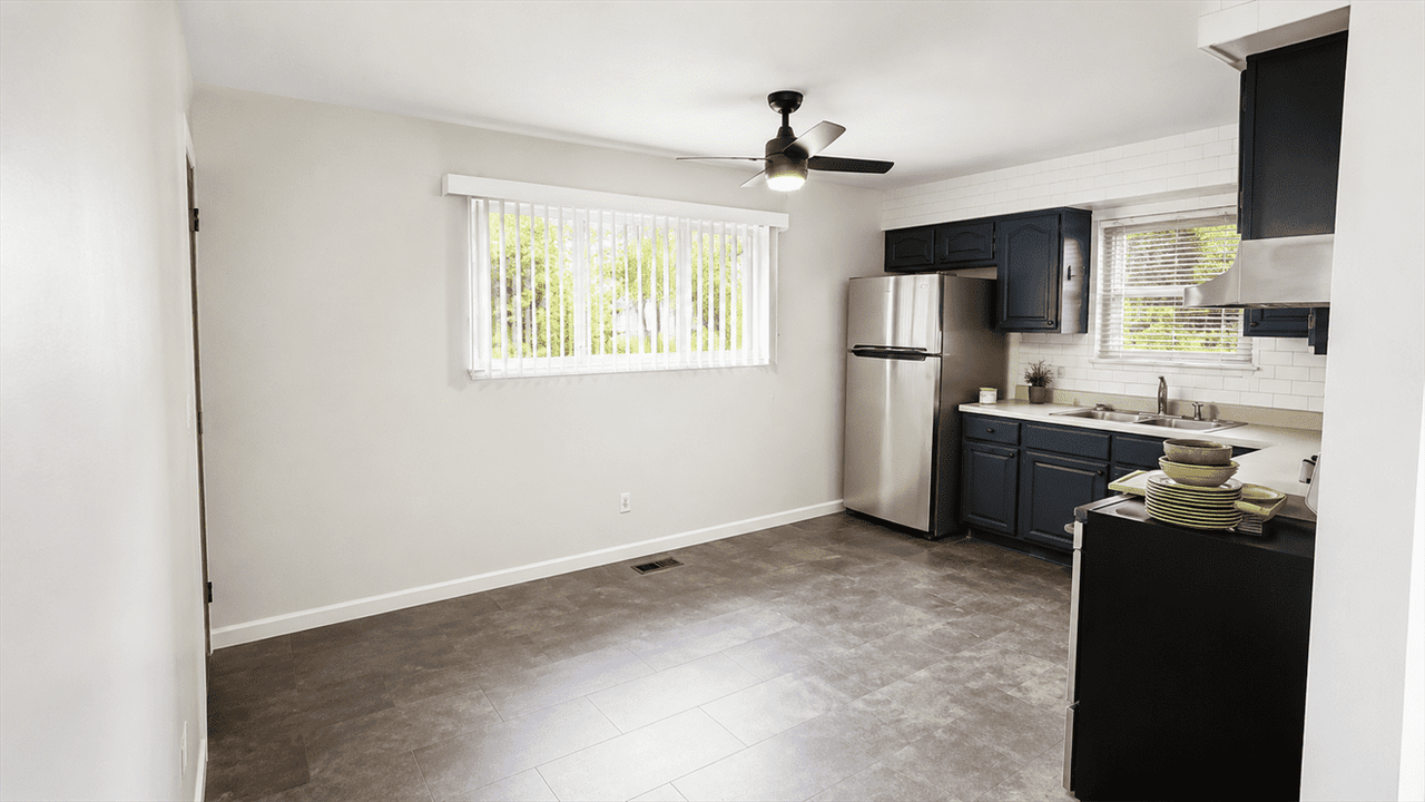 237 Warren Dr #NA - Photo 3 of 16