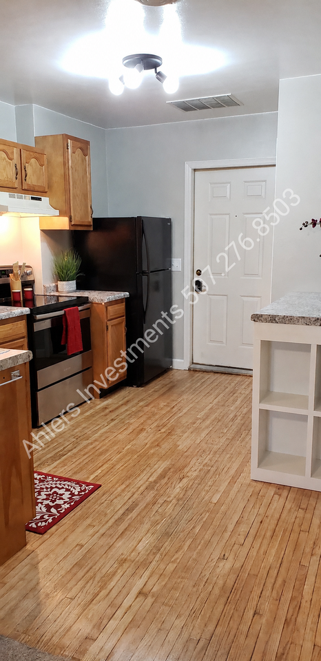 26 N Broadway St #4 - Photo 3 of 11