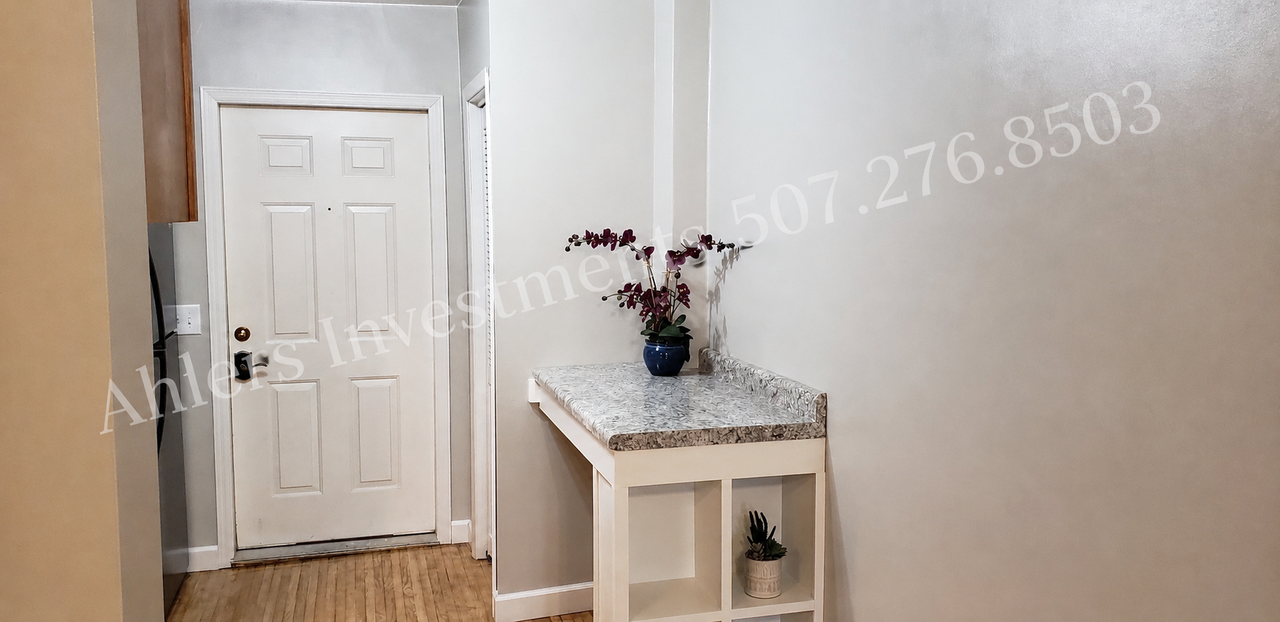 26 N Broadway St #4 - Photo 7 of 11