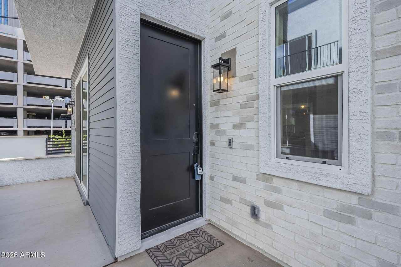 115 W Holcomb Ln - Photo 7 of 35