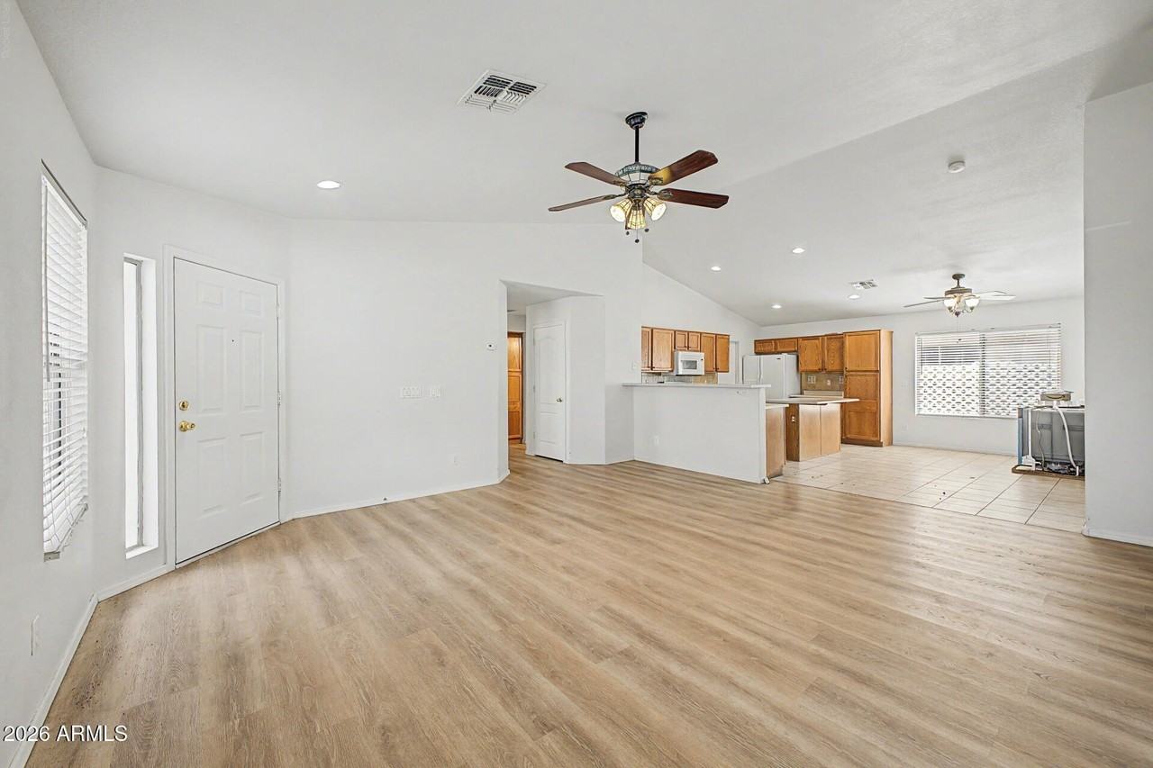 15665 W Carmen Dr - Photo 6 of 28