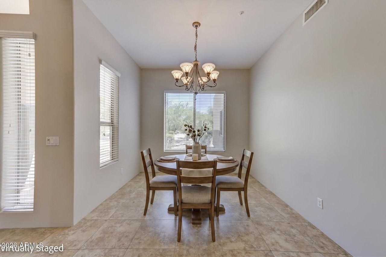 11290 E Whitethorn Dr - Photo 5 of 50