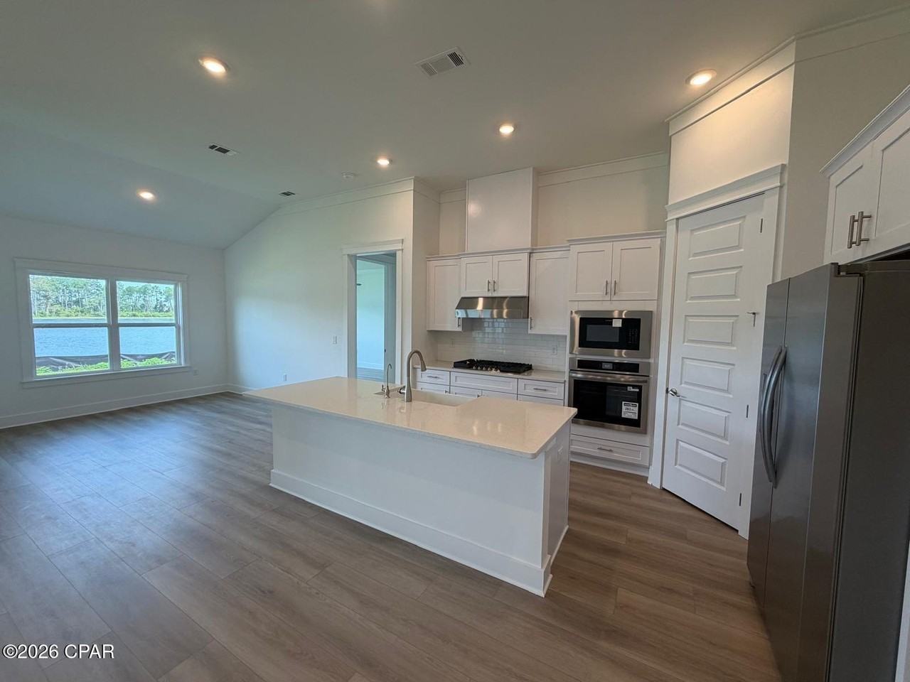 1019 Crystal Bayou Blvd - Photo 4 of 7