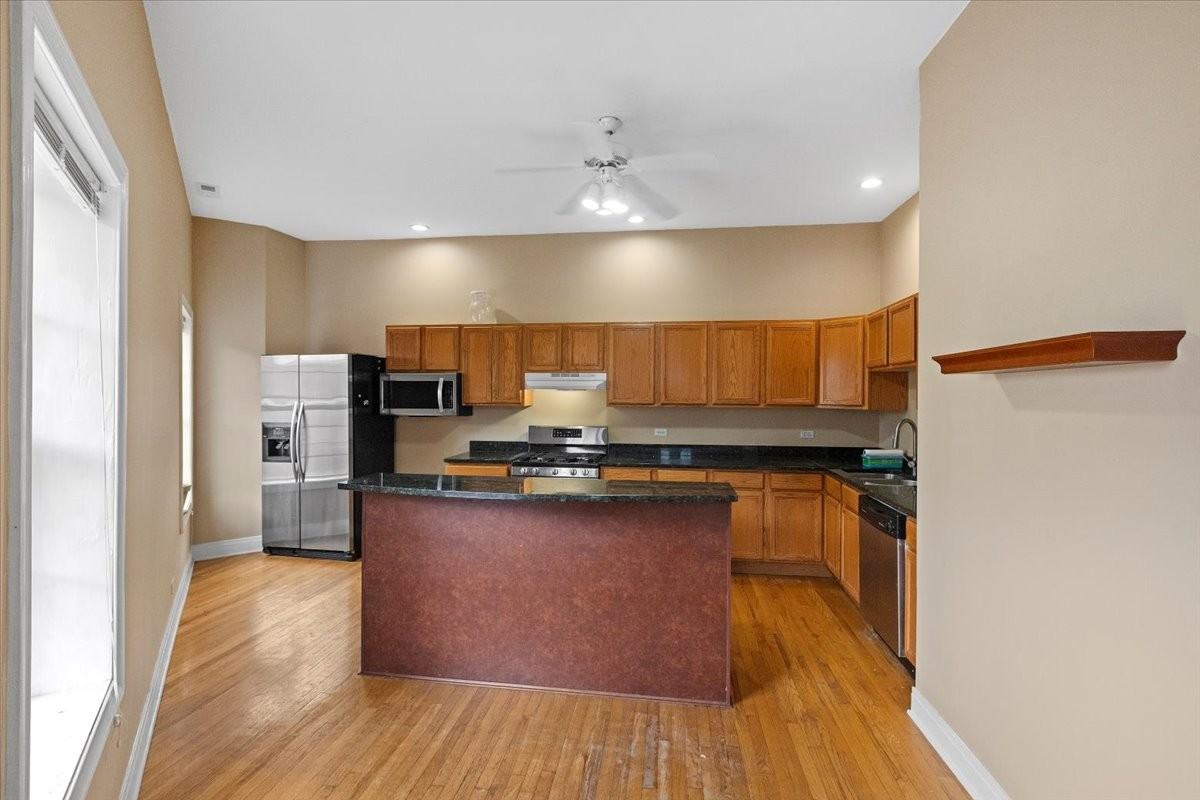1046 N Milwaukee Ave #3 - Photo 2 of 17