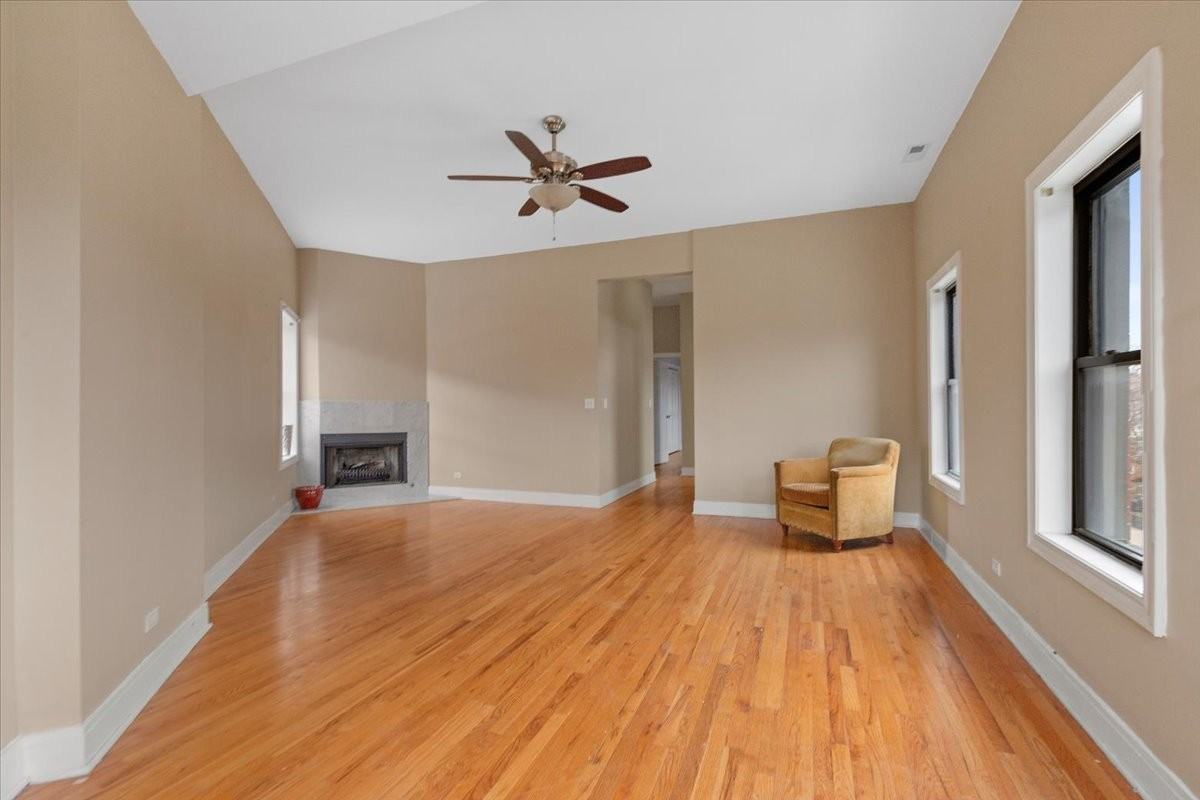 1046 N Milwaukee Ave #3 - Photo 5 of 17