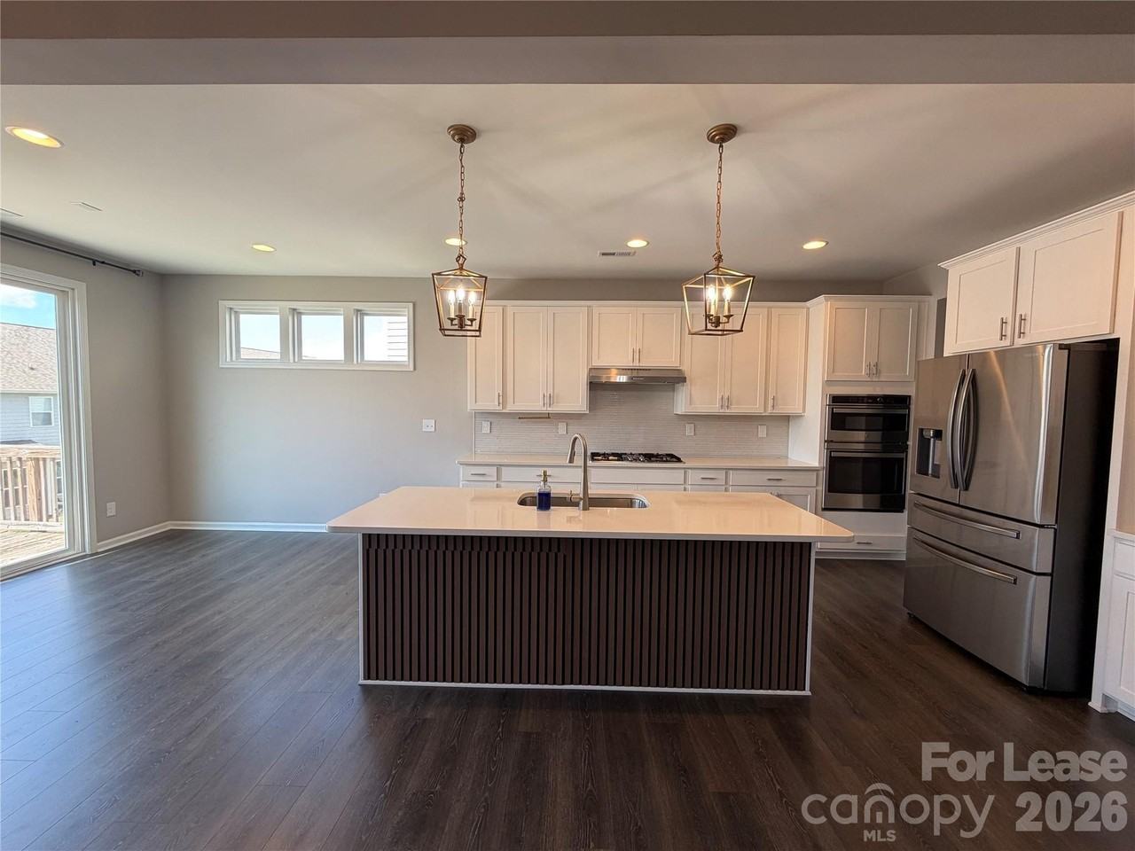 194 Winterberry St - Photo 4 of 37