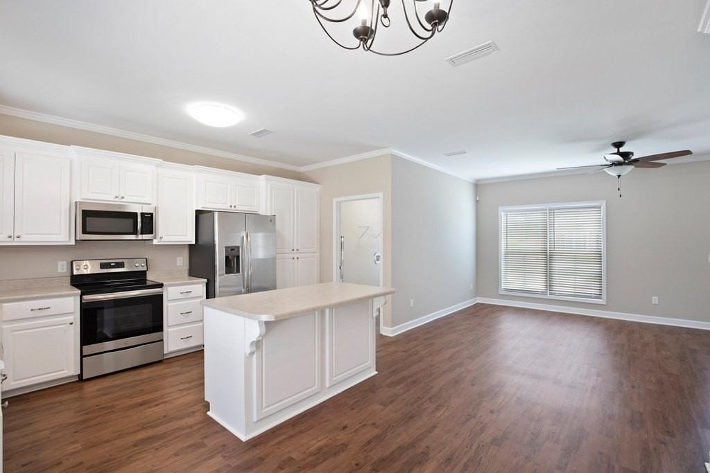 98 Beauville Dr - Photo 5 of 15