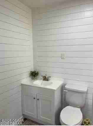 731 Washington St - Photo 4 of 7