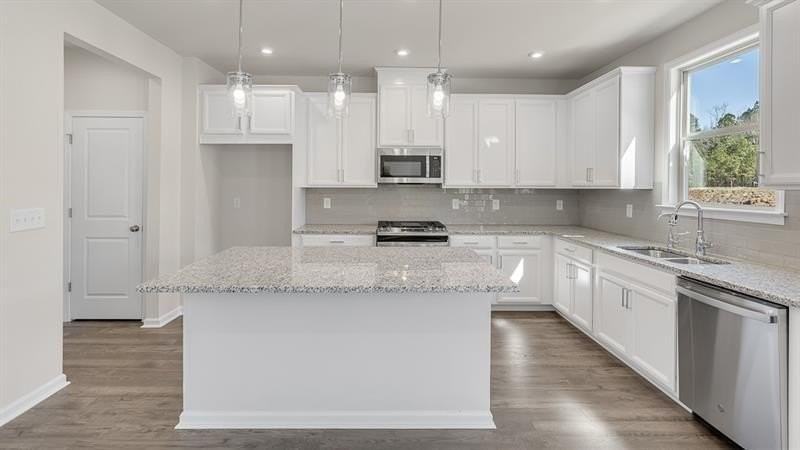 3990 Alderstone Dr - Photo 5 of 10