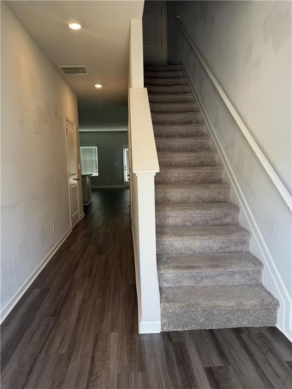 137 Village Green Dr Nw - Photo 2 of 16