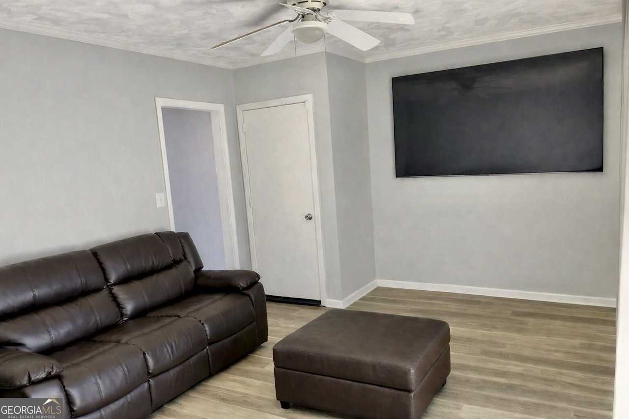 6973 Kimberland Gardens Ln - Photo 4 of 11