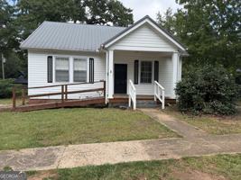 featured image of 204 Royal Ave